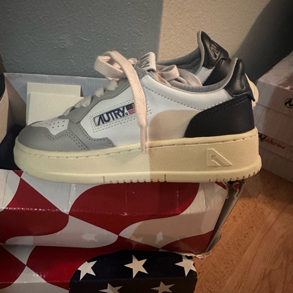 Kids Sneakers Autry Sneakers Size 31 Navy Blue, Grey, White genuine leather